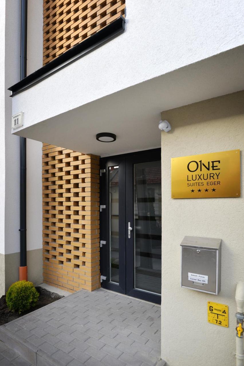 One Luxury Suites Eger Exterior foto