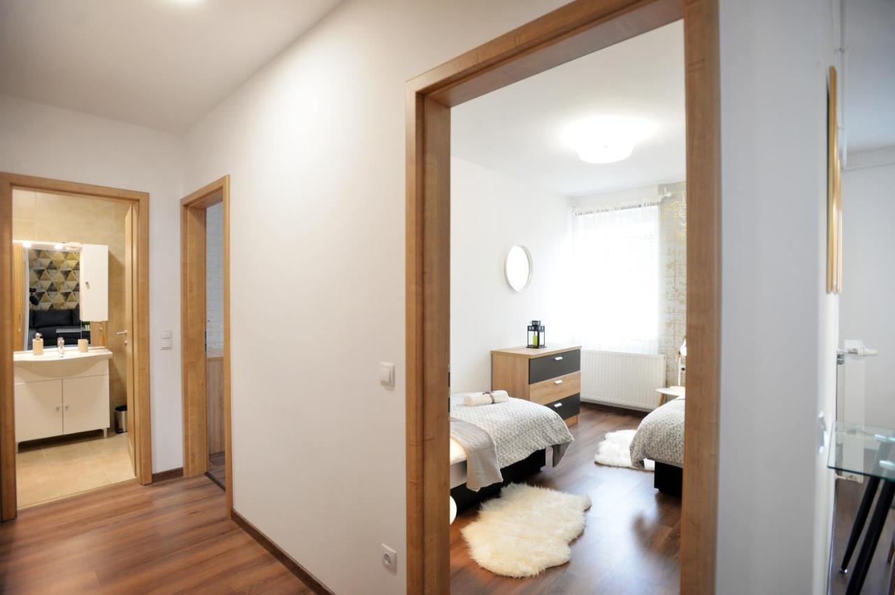 One Luxury Suites Eger Exterior foto