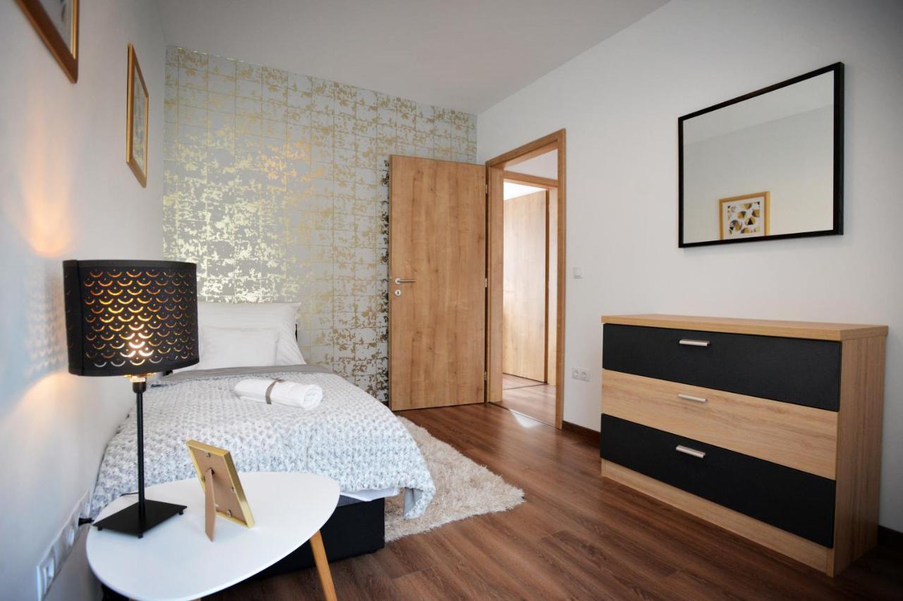 One Luxury Suites Eger Exterior foto