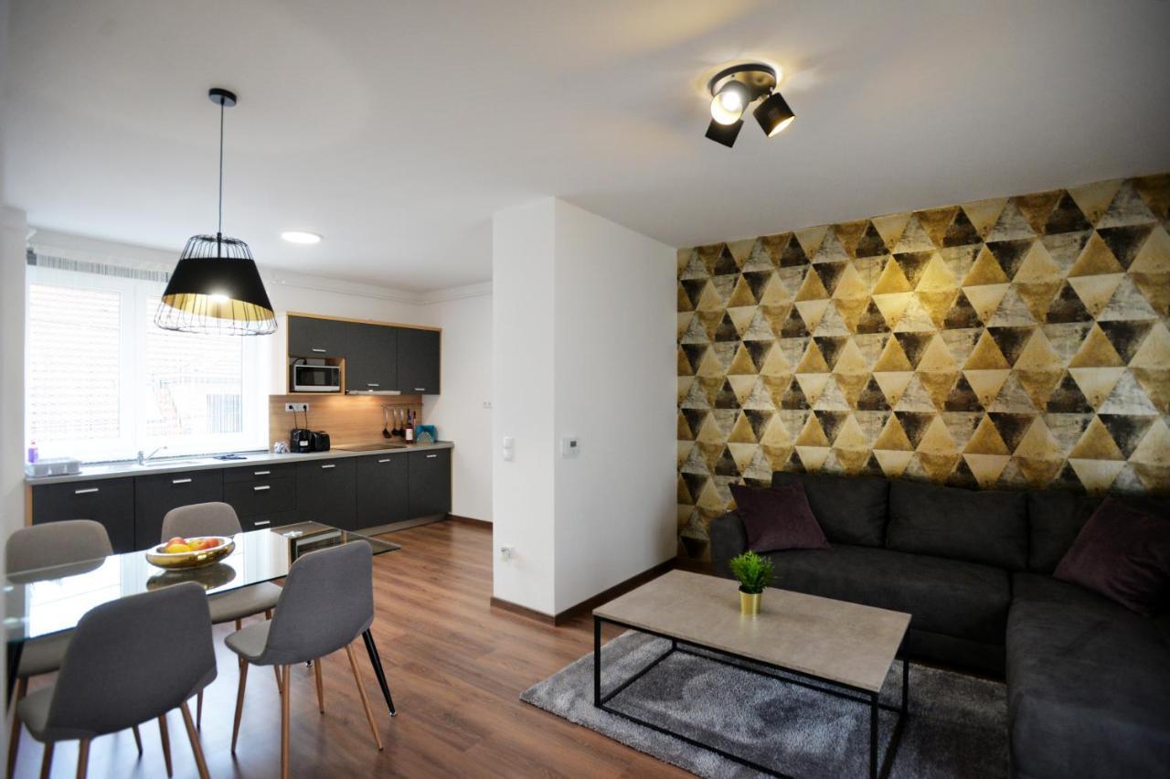 One Luxury Suites Eger Exterior foto