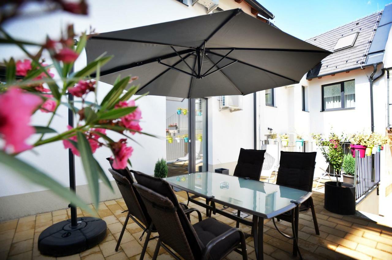 One Luxury Suites Eger Exterior foto